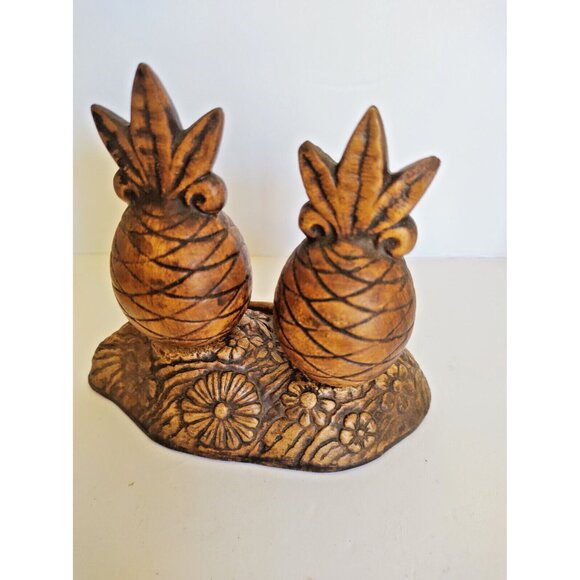 Treasure Craft Souvenir Pineapples Salt and Pepper Shaker Set - Picture 4 of 10